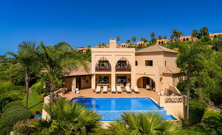 Villa in Canhestros - view 1