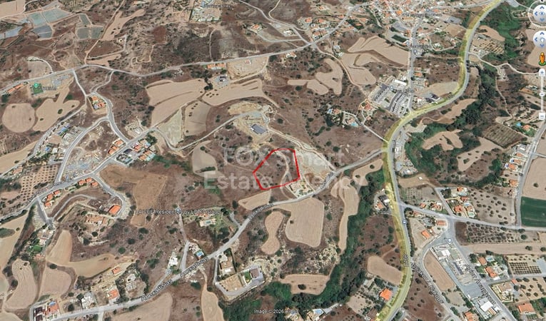 Land in Moni - view 1