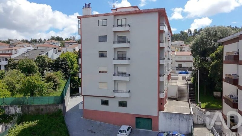 Apartment in Vilar de Andorinho - view 1