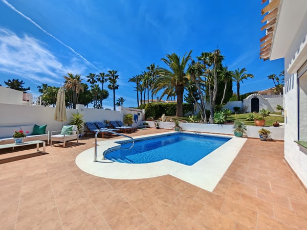Villa in Sitio de Calahonda - view 1