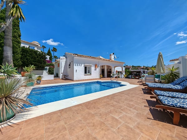 Villa in Sitio de Calahonda - view 1