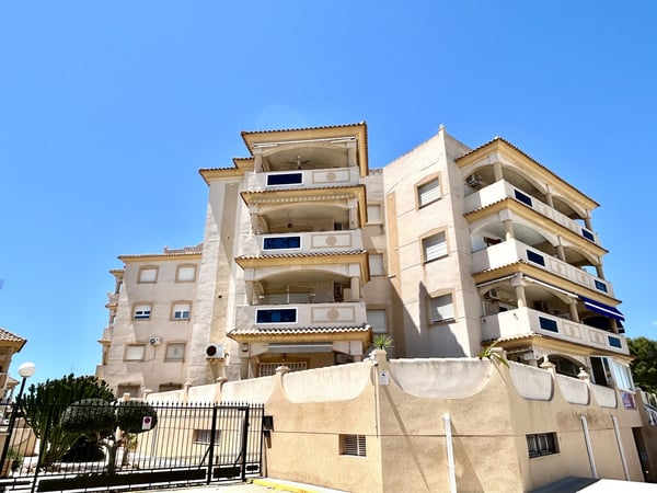House in La Zenia - view 1