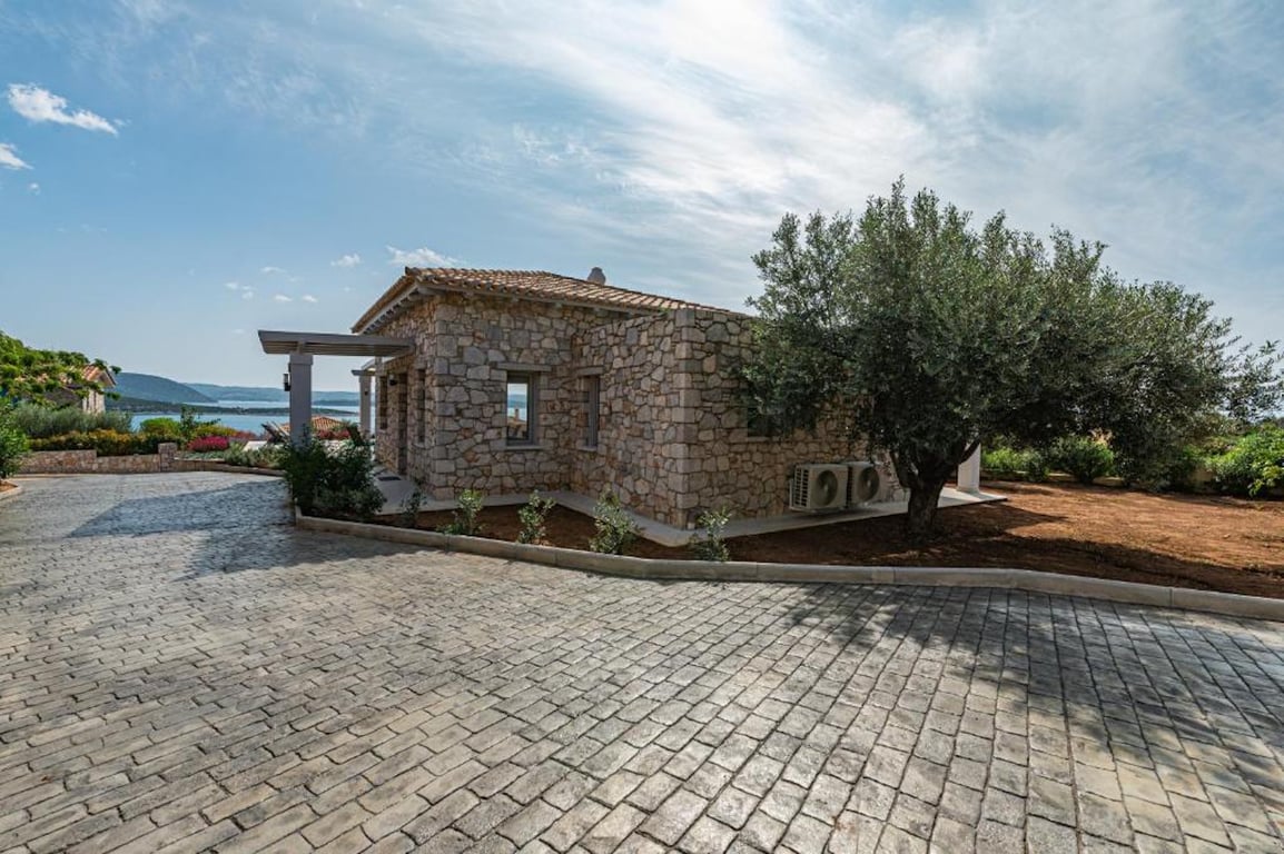 Villa in Salanti - Image 2