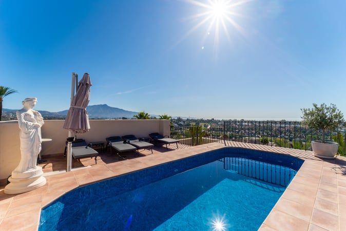Apartment in El Paraiso - view 1