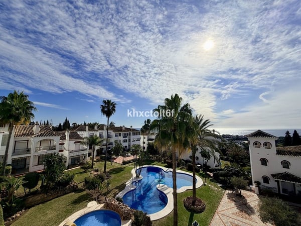 Penthouse in Artola - view 1