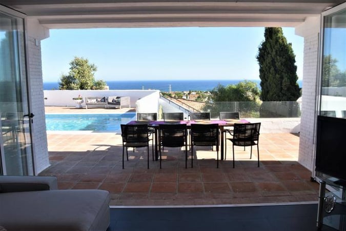 Villa in Sitio de Calahonda - view 1