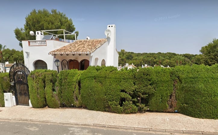 House in Villamartin - view 1