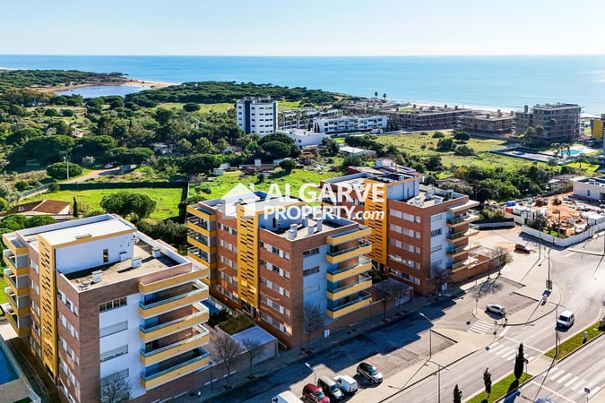 Apartment in Quarteira - view 1