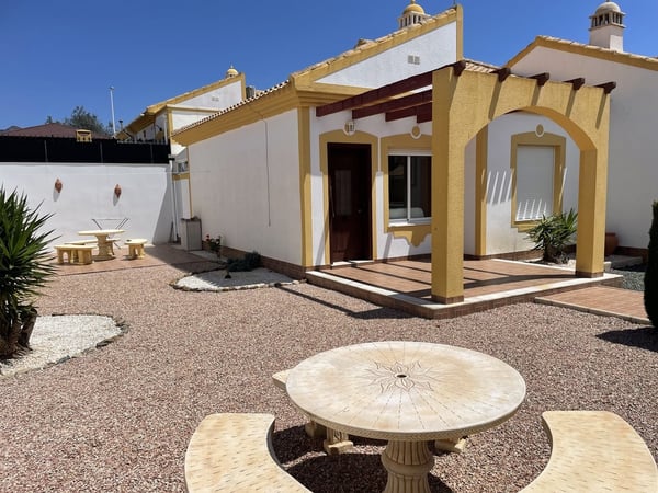 House in Vina de Raja - view 1