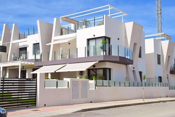 Penthouse in San Miguel de Salinas - view 1
