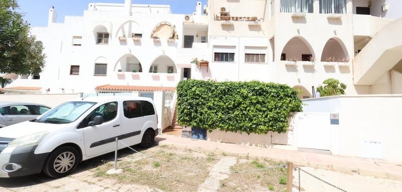 House in La Zenia - view 1