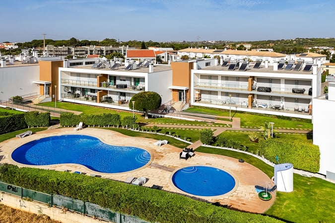 House in Olhos de Agua - view 1