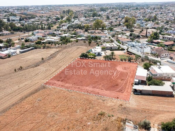 Land in Palaiometocho - view 1