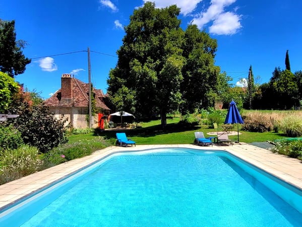 House in Tremolat - view 1
