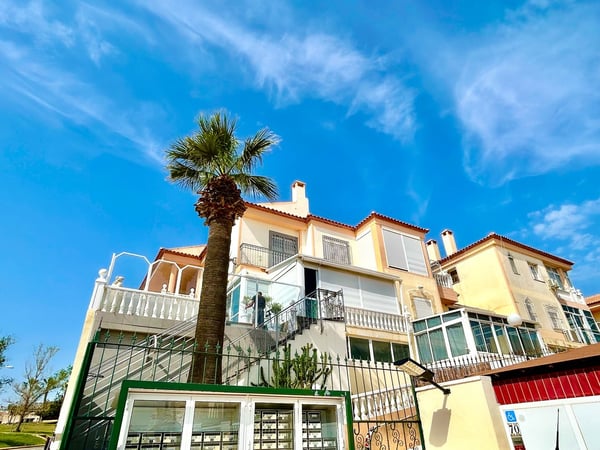 Apartment in Residencia los Altos - view 1