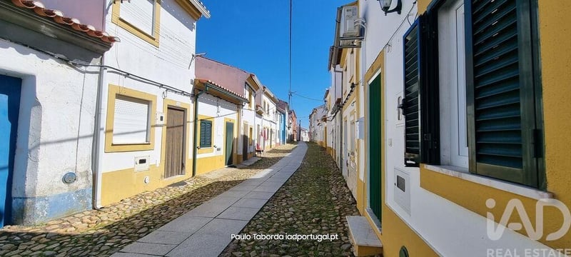 House in Montalvao - view 1