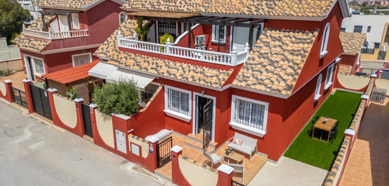 Villa in Villamartin - view 1