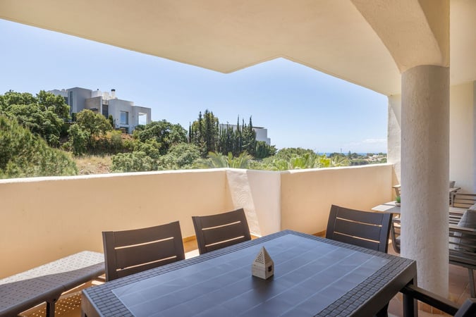 Apartment in Elviria - view 1