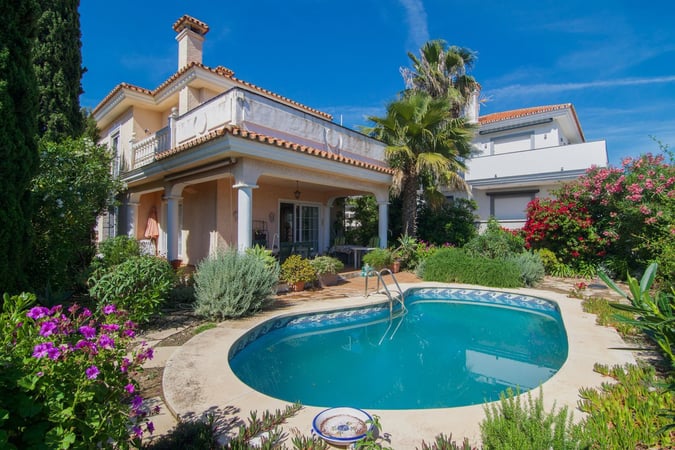 Villa in Fuengirola - view 1