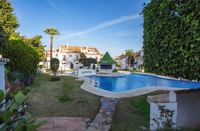 Villa in Marbella - view 1