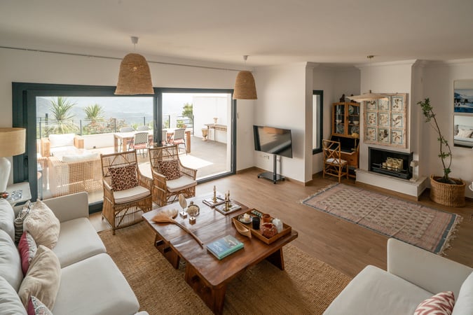 Villa in La Mairena - view 1