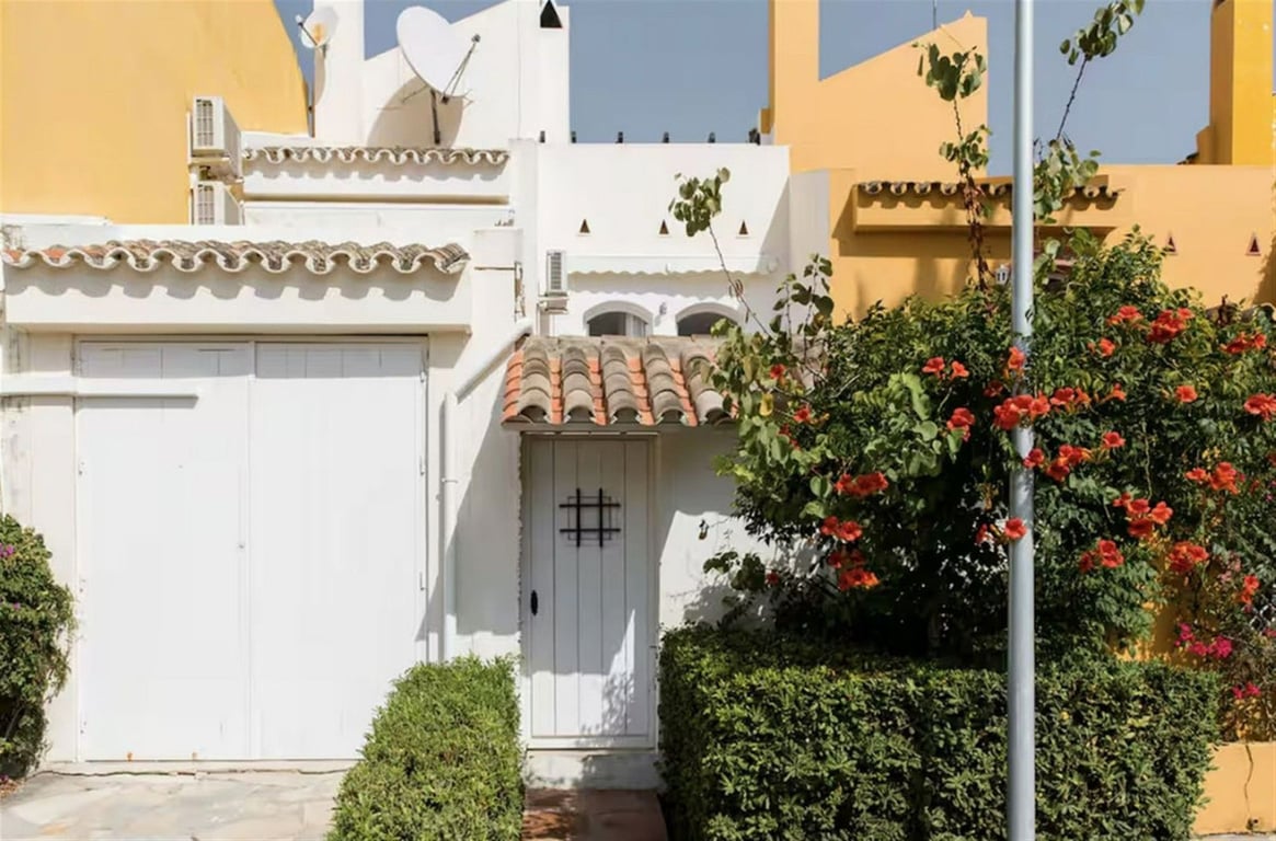 House in Nueva Andalucia - Image 3