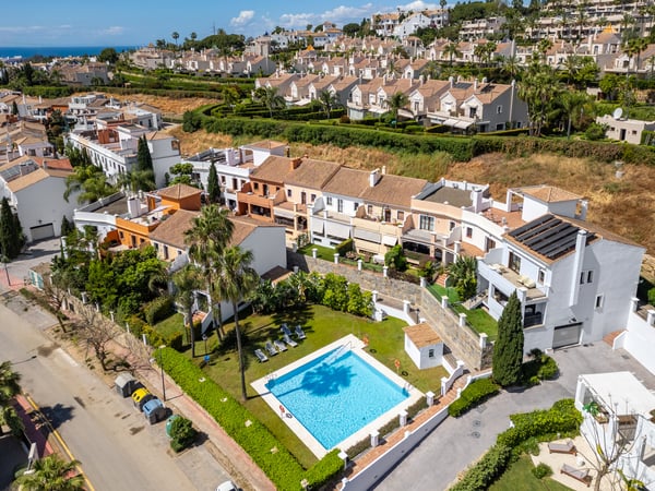House in Benahavis - view 1