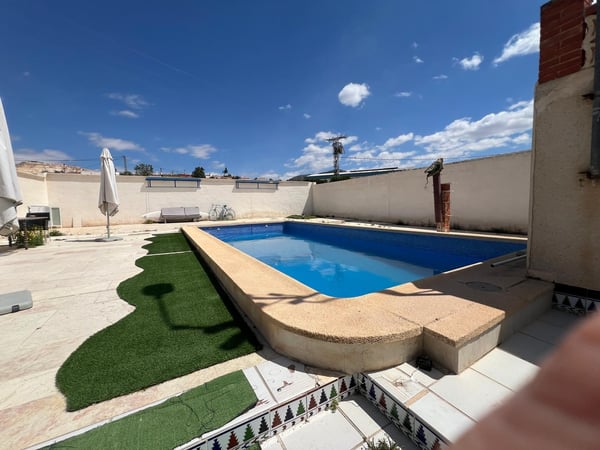 House in Alguena - view 1
