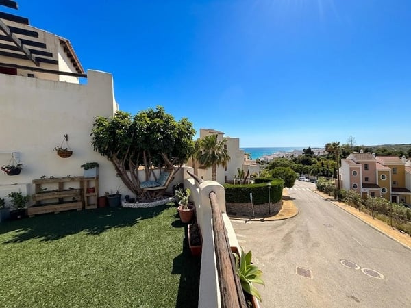 Apartment in Casares - view 1