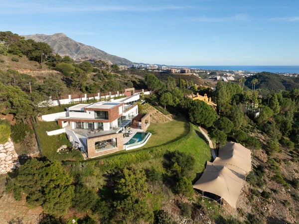 House in Benahavis - view 1