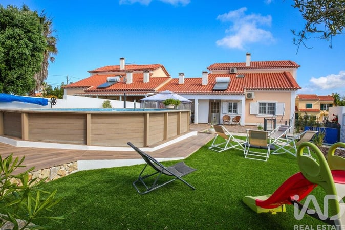 House in A dos Cunhados - view 1