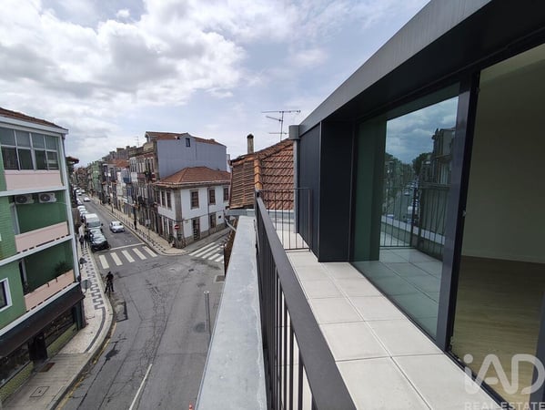 Apartment in Lordelo do Ouro - view 1