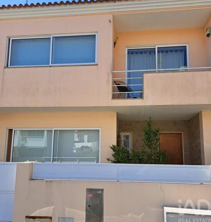 House in Esmoriz - view 1