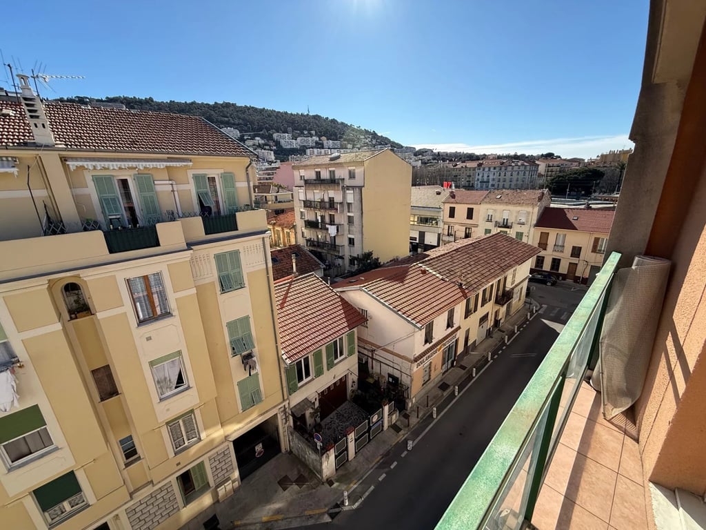 Apartment in Nice - Image 2