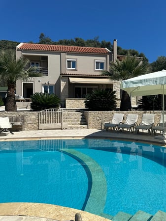 House in Alikianos - view 1