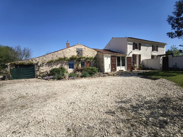 House in L'Hermenault - view 1