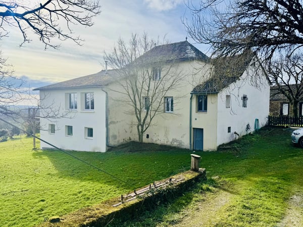 House in La Salvetat-Peyrales - view 1