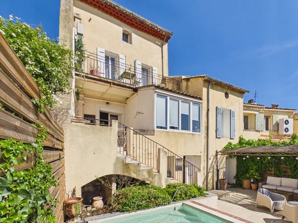 House in Pourrieres - view 1
