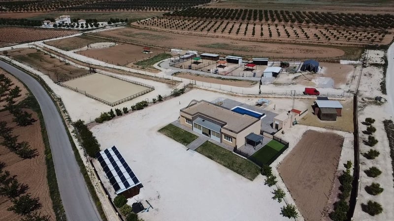 House in Pinoso - view 1