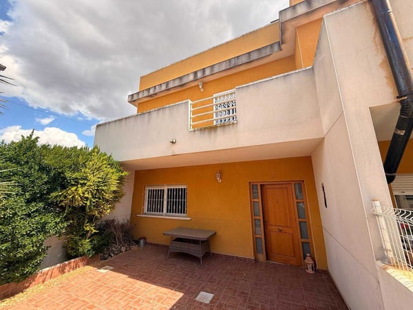 House in Hondon de los Frailes - view 1
