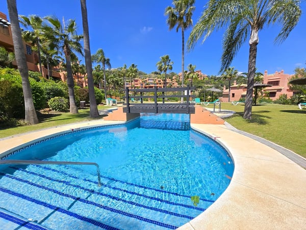 Apartment in La Mairena - view 1