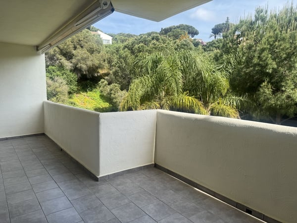 Apartment in Elviria - view 1