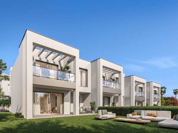 Villa in Elviria - view 1