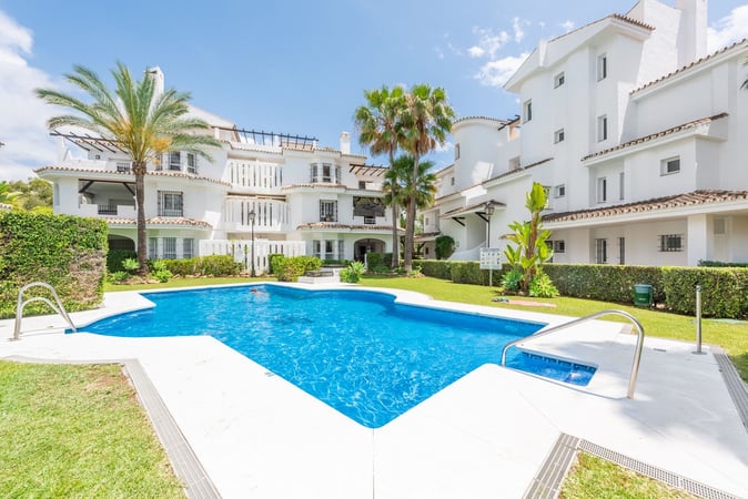 Apartment in Nueva Andalucia - view 1