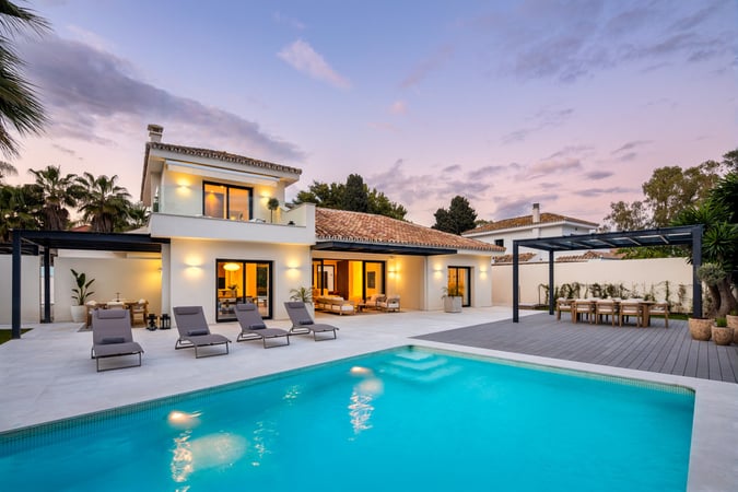 Villa in Nueva Andalucia - view 1