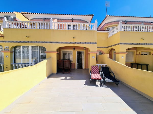 House in Villamartin - view 1