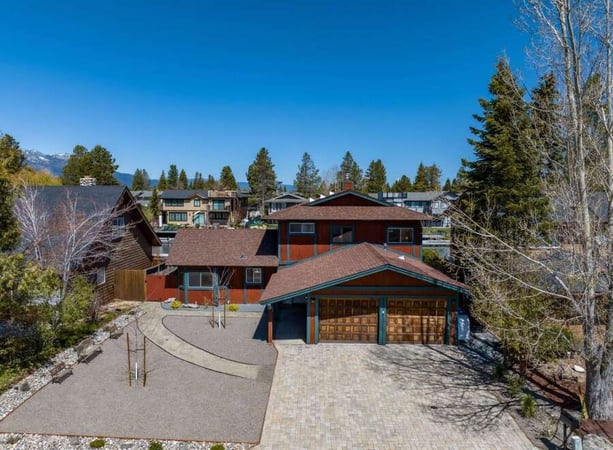 House in South Lake Tahoe - view 1