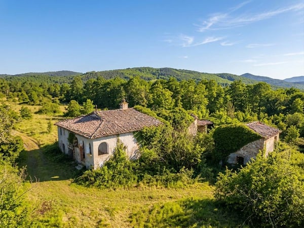 House in Monticiano - view 1