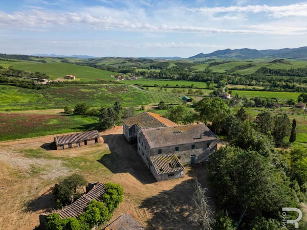 House in Volterra - view 1