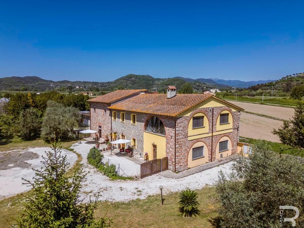 House in San Giuliano Terme - view 1